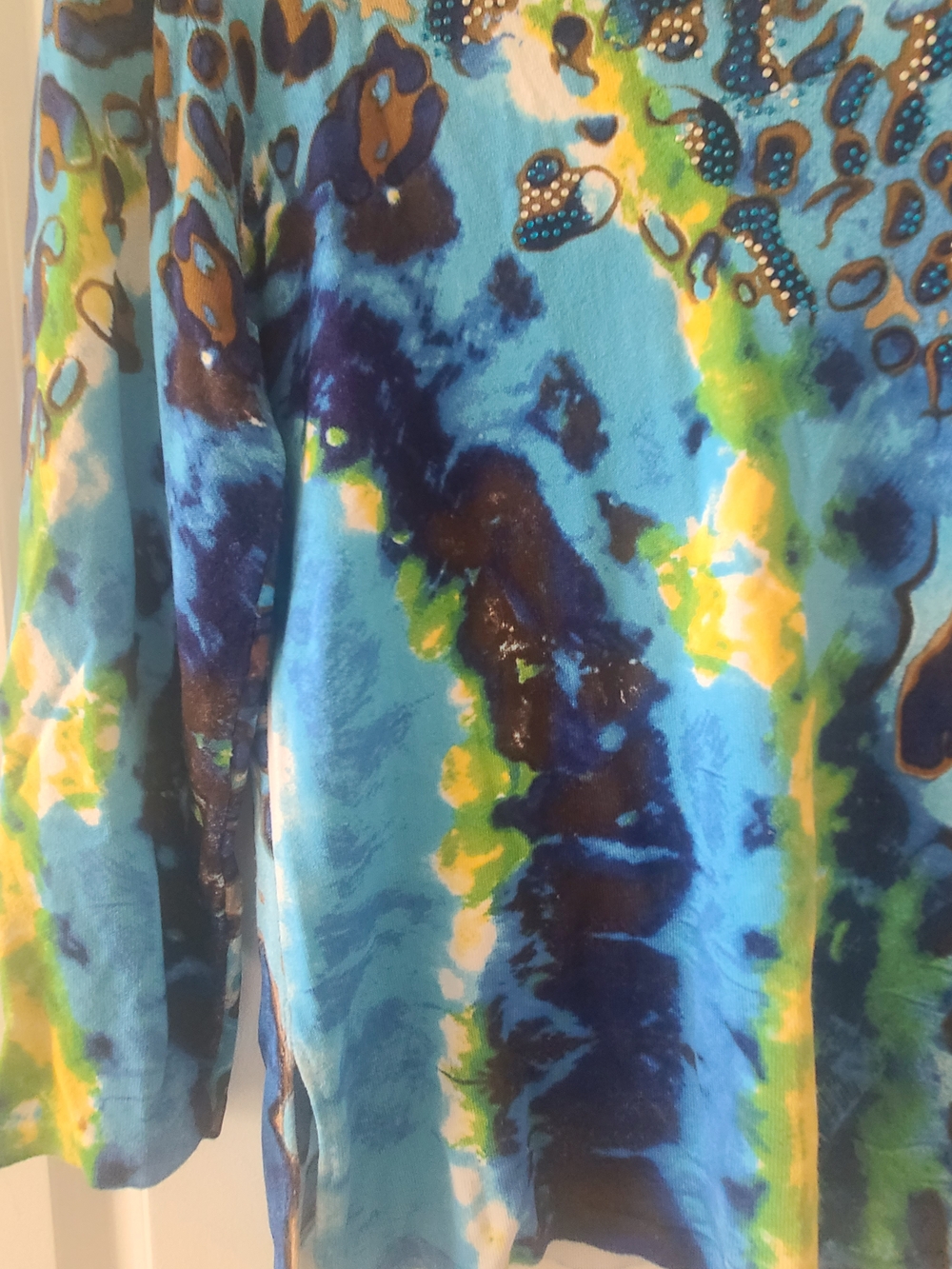 Peck & Peck Blue Tie-Dye Leopard Print Rhinestone V-Neck Long Sleeve Top - Picture 5 of 7